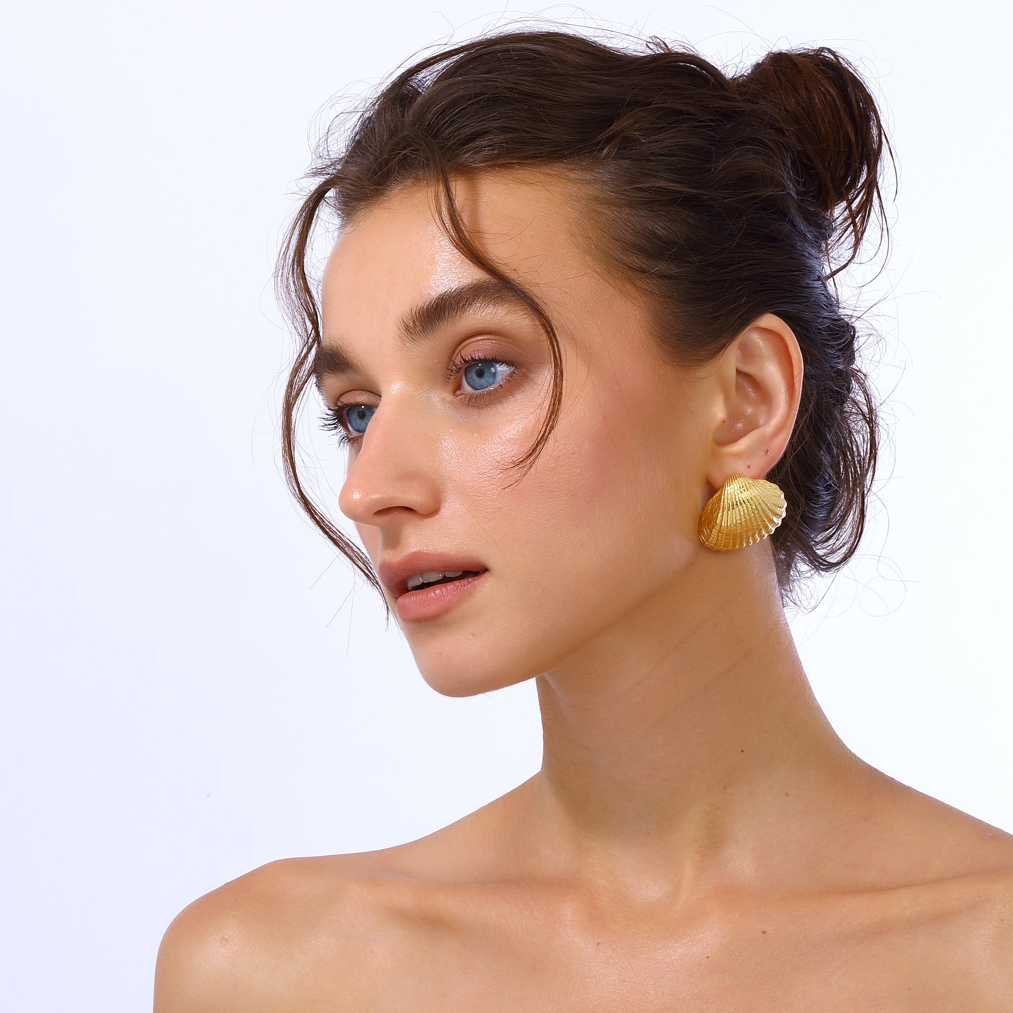 seashell gold earrings