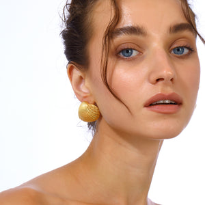 seashell gold earrings